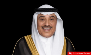 سمو ولي العهد يهنئ خادم الحرمين الشريفين باستضافة السعودية كأس العالم 2034