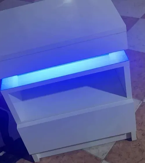 promoooooooo table de chevet avec led  القياس : 52*40*33 سنتيم.