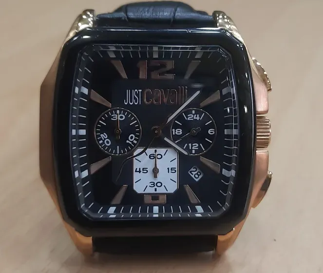 "Unlock Luxury: Brand New Just Cavalli Men’s Watch – Sleek, Stylish, and Timeless – Available Now!"