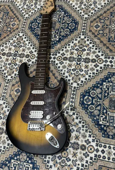 ‏ electronic guitar CORT model