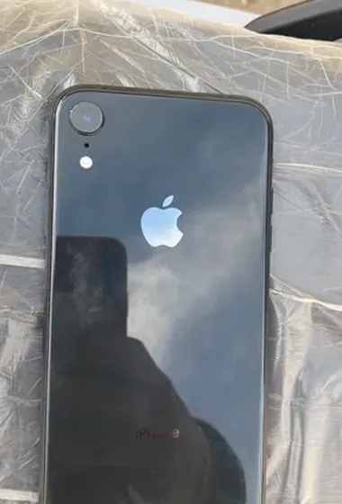 iPhone XR للبيع