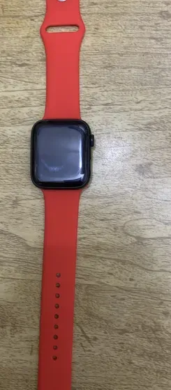 Apple watch Series SE 2022 44mm perfect condition... Battery health 100%