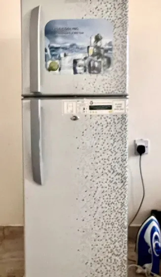 Small Fridge ثلاجة صغيرة