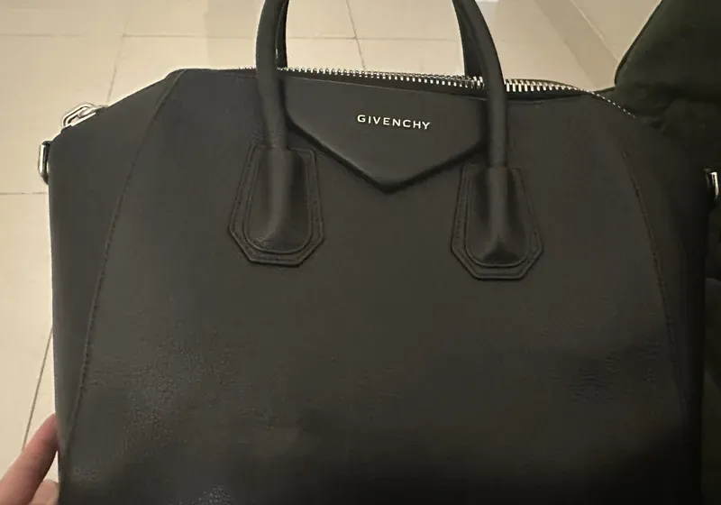 Givenchy original antigona médium with certification (don from a shopp in France) and dust bag