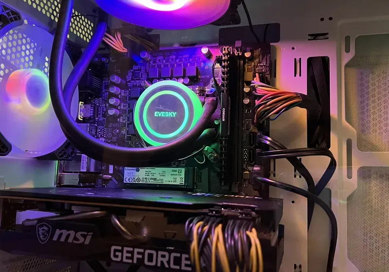 Gaming PC RTX 3070 MSI Liquid Cooler RGB Corsair RAM Mid Tower