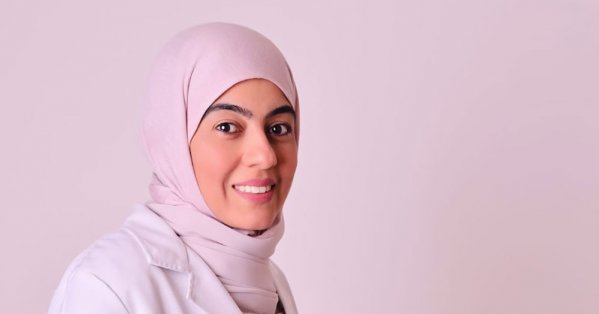 د. فاطمة هباش.. أول طبيبة عائلة بحرينية معتمدة لطب أنماط الحياة