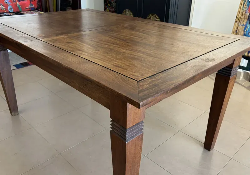 Solid Indian Rosewood dining table (6 seater extendable to 8)