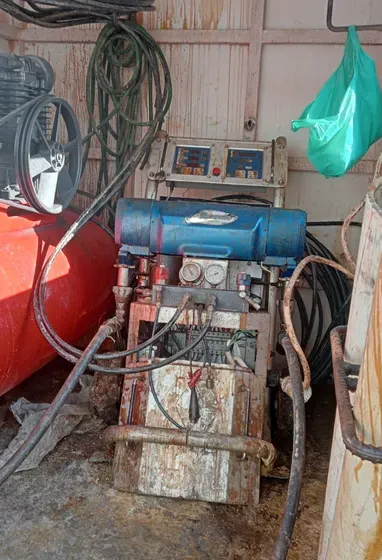 For Sale: PU Foam Machine with Electric Generator 22KV & Air Compressor