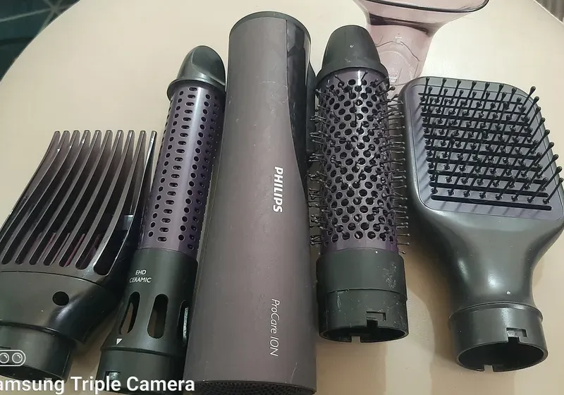 مصفف الشعر برو كير ـ قدرة 1000 واط مع 5 قطع ملحقة من فيليبس استعمال خفيف Philips pro care Airstyler