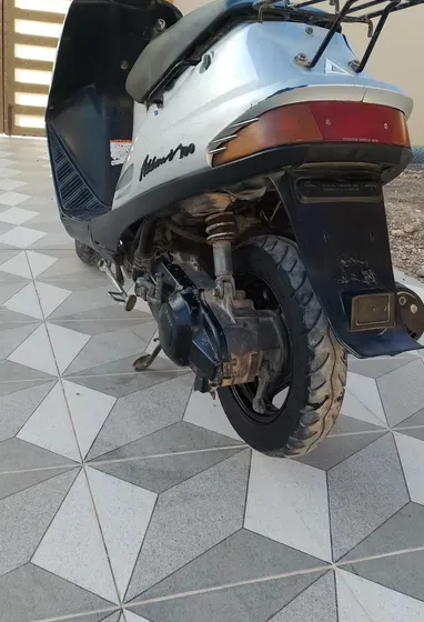 للبيع سوزوكي 100cc (الوصف مهم)