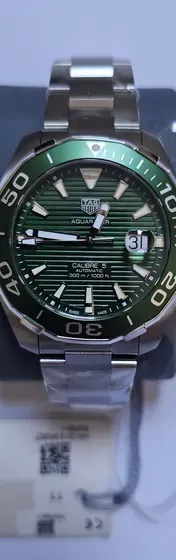 Tagheuer aquaracer calibre 5 green automatic new watch unworn with box and card