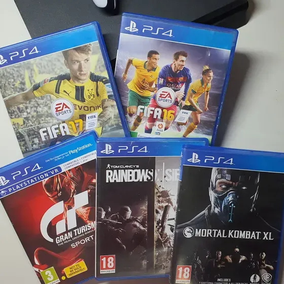 ps4 slim like new for sale with 5 games