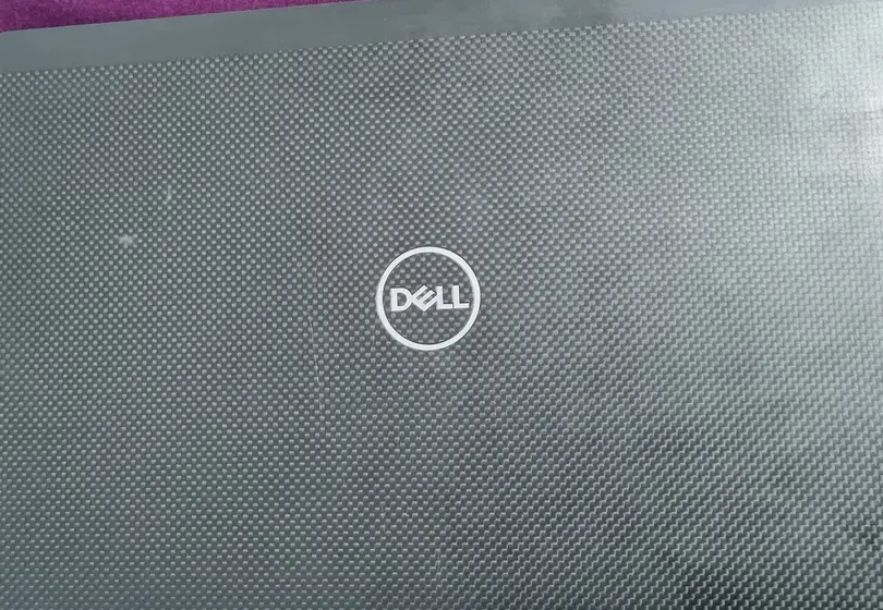 Dell latitude 7400 Core i5 Ram 8 Gb Storage 256 window 11