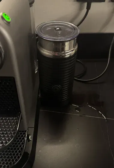 Nespresso machine + aereoccino