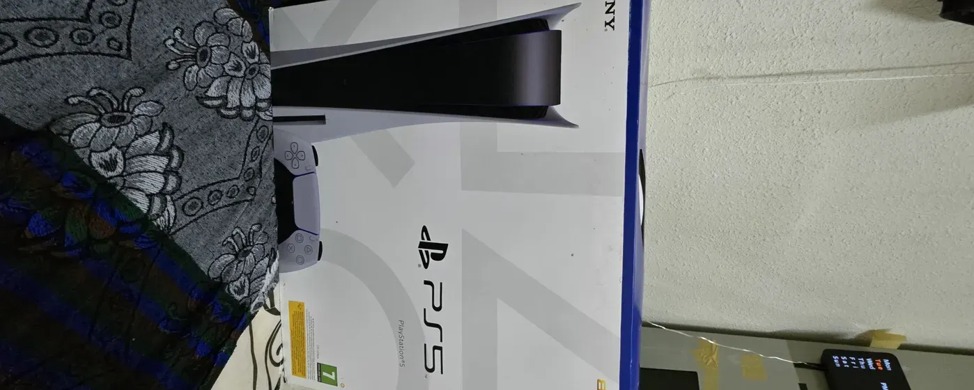 Ps5 used with box and one controller