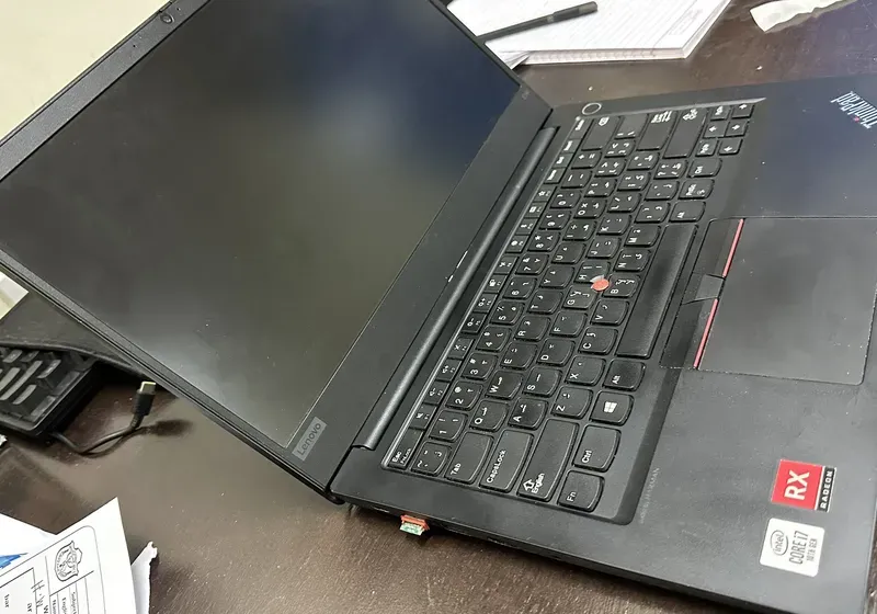 Lenovo Thinkpad E14 Laptop with 14-inch display, i7 10th gen, 1TB HDD, 8GB RAM, Radeon RX640