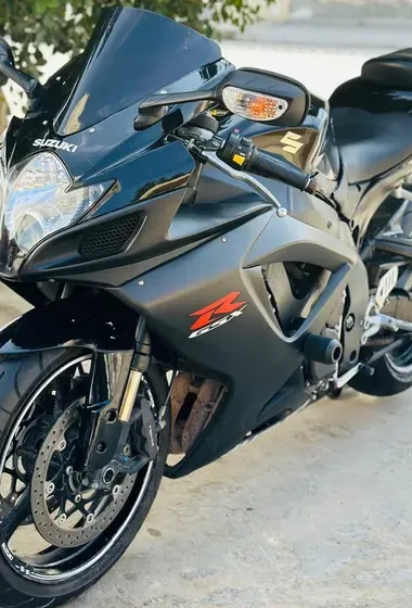 Moto Suzuki GSX-R750 k7